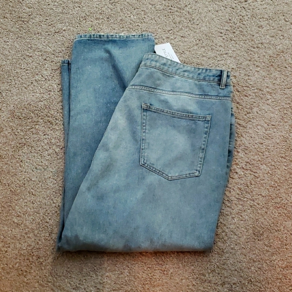 Light Wash Mom Jeans